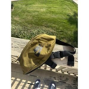 Nike‎ Waist Bag Fanny Pack Olive Green Black Logo 100% Polyester Unisex
